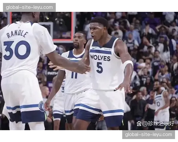 森林狼平均身高超2米12，四中锋轮换创联盟罕见配置